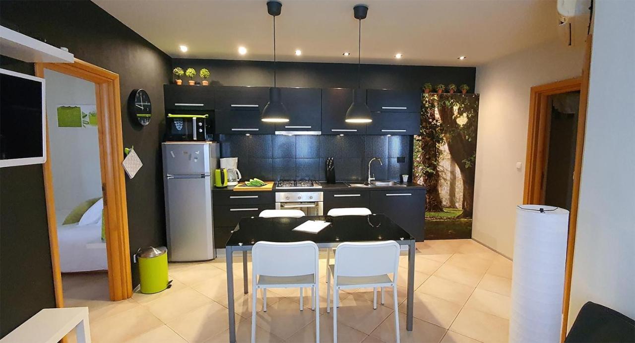 Apartments Macaklin Vodice Exterior photo